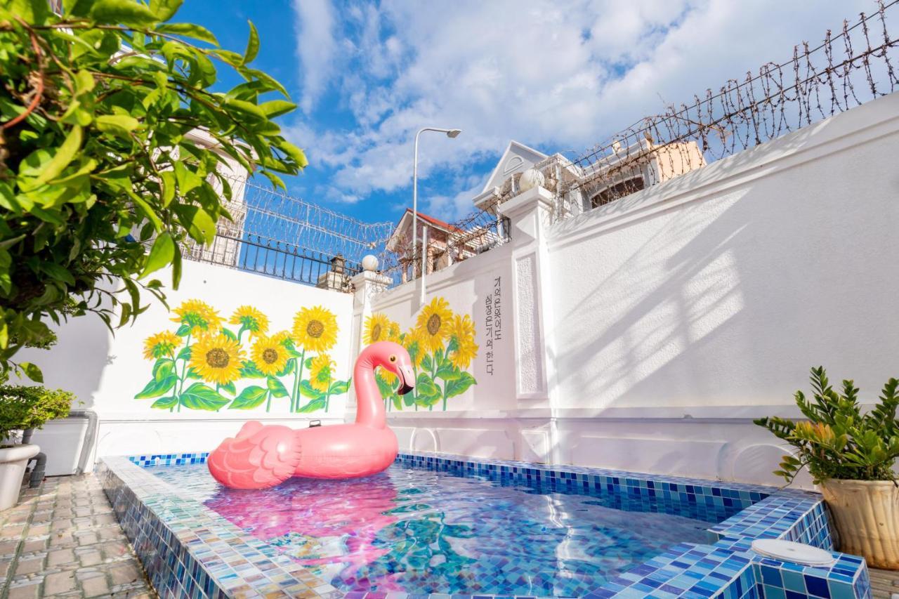 Palm Villa 3 - 5Bedrooms In Center Vungtau Vung Tau Exterior photo